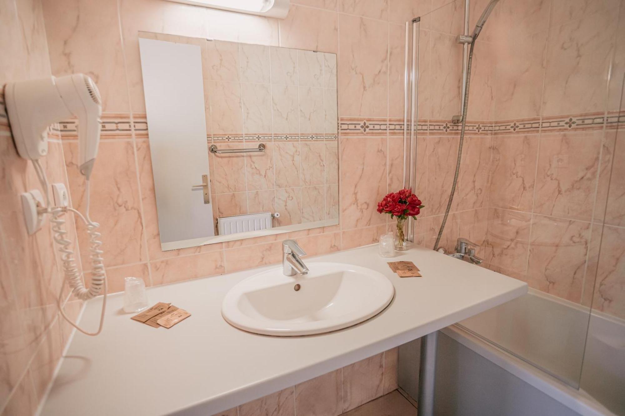 Hotel Le Montaigu Luz-Saint-Sauveur Ngoại thất bức ảnh